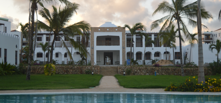 CLUBHOUSE