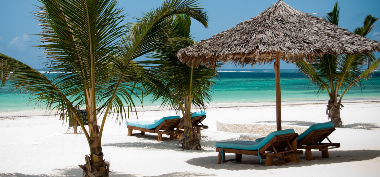 PRIVATE BEACH